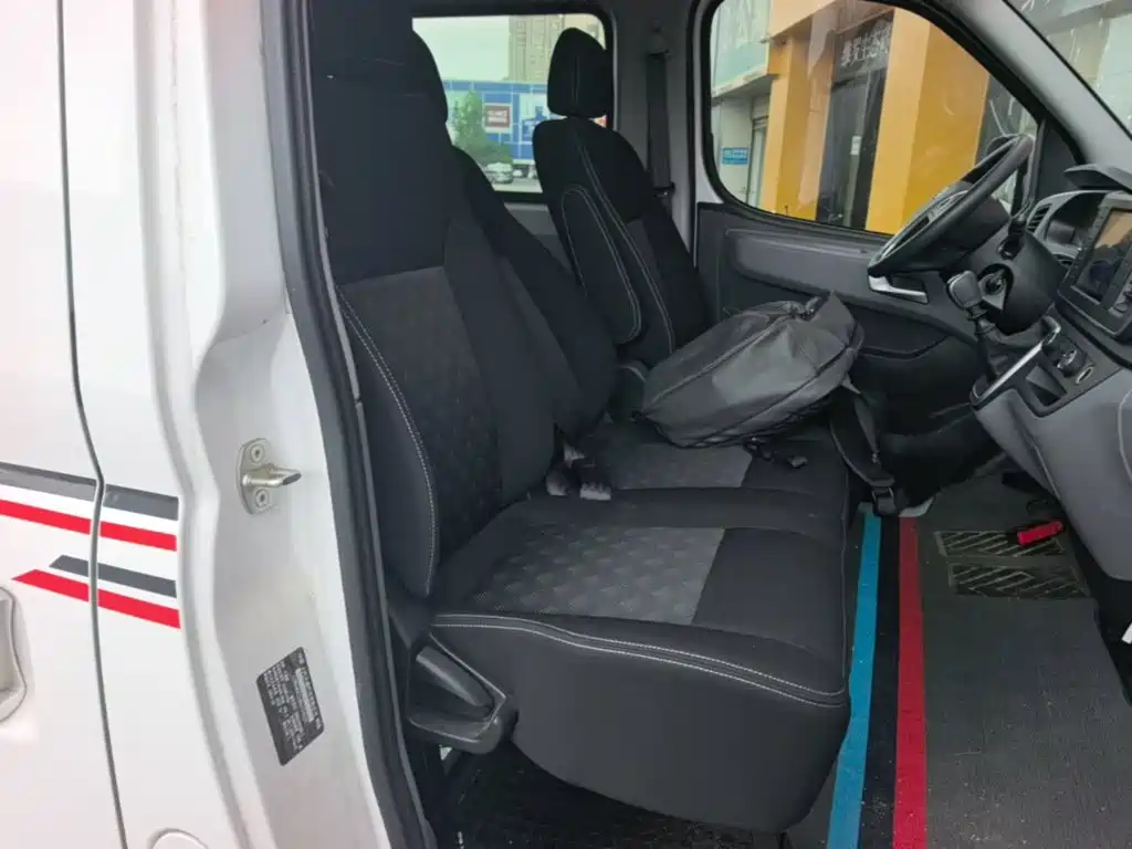 SAIC Maxus Xintu V80 2024 2024 Model Facelift Aoyun 6MT Short Wheelbase Ultra Low Roof 147Ps 5/6 Seats