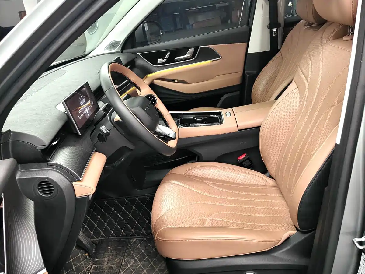 Chery Tiggo 8L 2024 2024 2.0T 2WD Premium 5-seater
