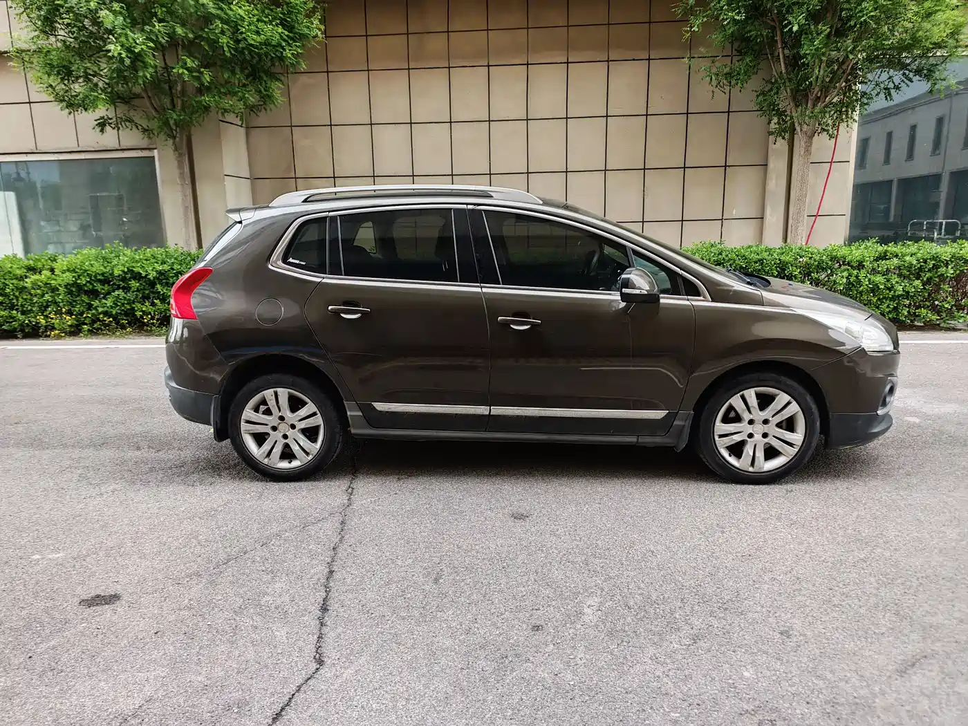 Peugeot 3008 2015 2.0L Automatic Classic Edition фото 4