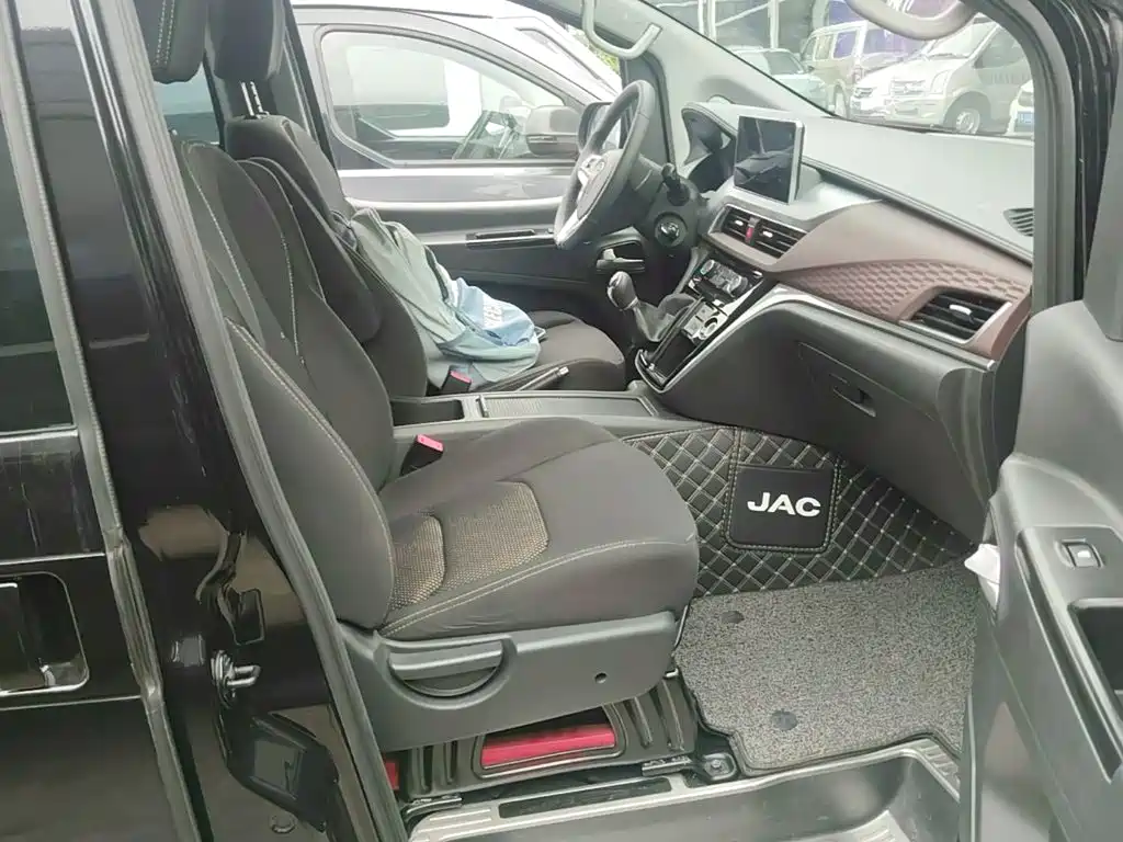 Photo 25 - JAC Refine M3