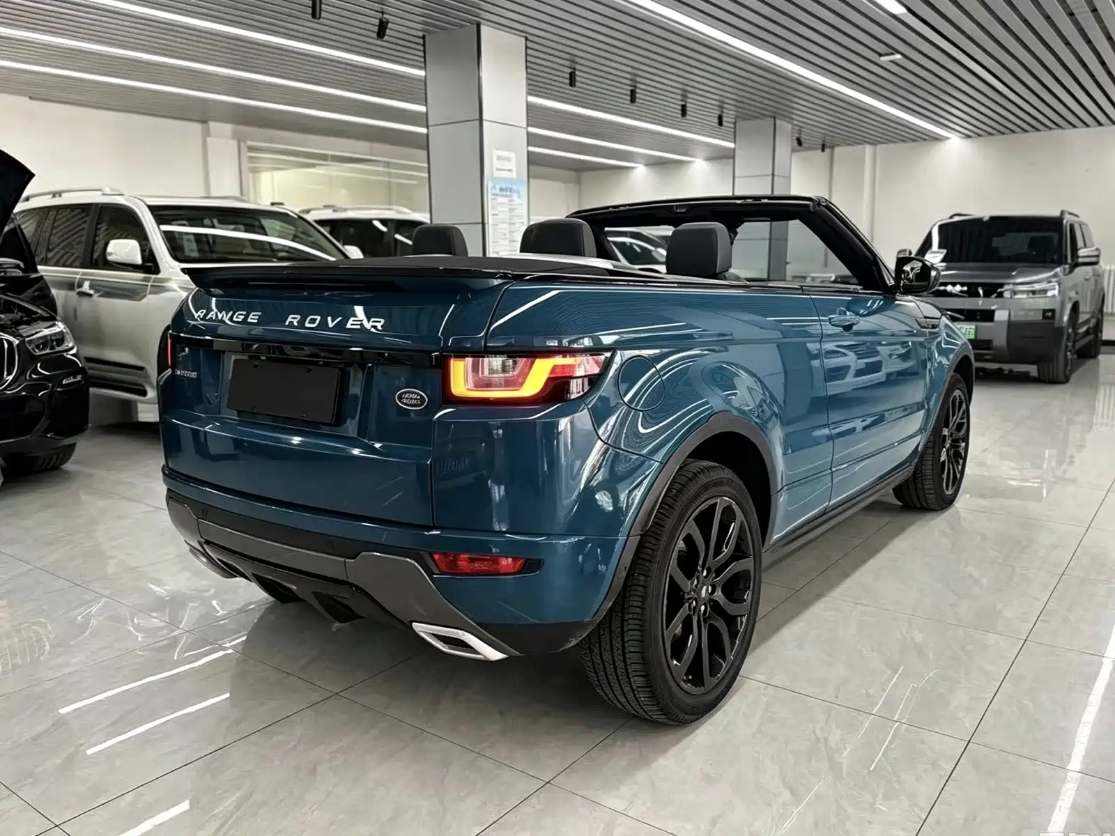 Photo 8 - Land Rover Range Rover Evoque (Import)