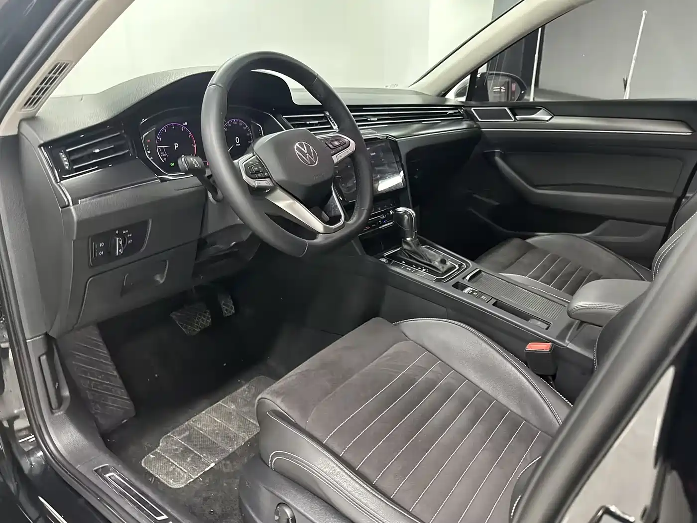 Volkswagen Magotan 2020 330TSI DSG Luxury фото 12