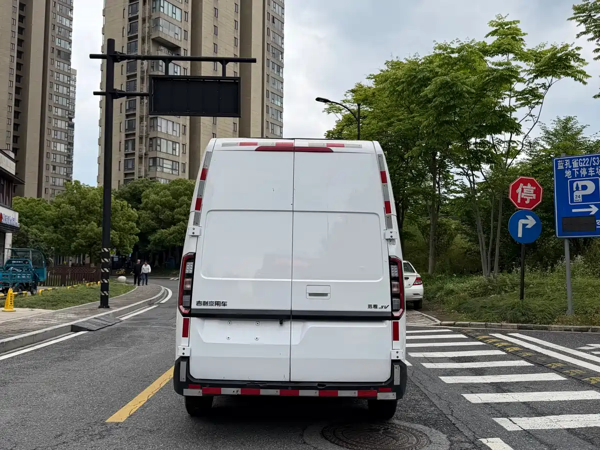 Yuan Cheng Farizon Super VAN 2025 Chuangfu Edition Medium Wheelbase High Roof 51kWh фото 4
