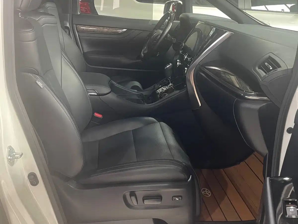 Toyota Vellfire 2020 2020 Twin Engine 2.5L HV Premium Edition