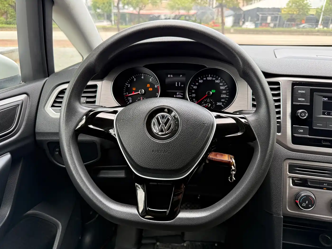 Volkswagen Golf Sportsvan 2016 1.6L Automatic Comfort фото 11