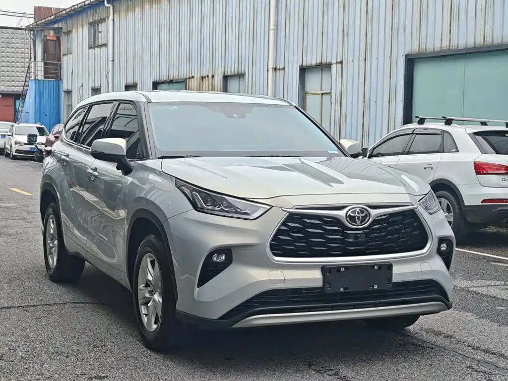 Photo 8 - Toyota Highlander