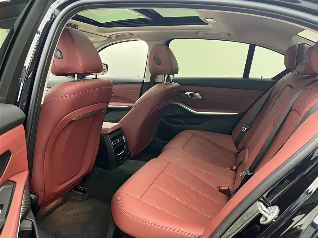 BMW 3 Series 2024 325Li M Sport Package фото 6