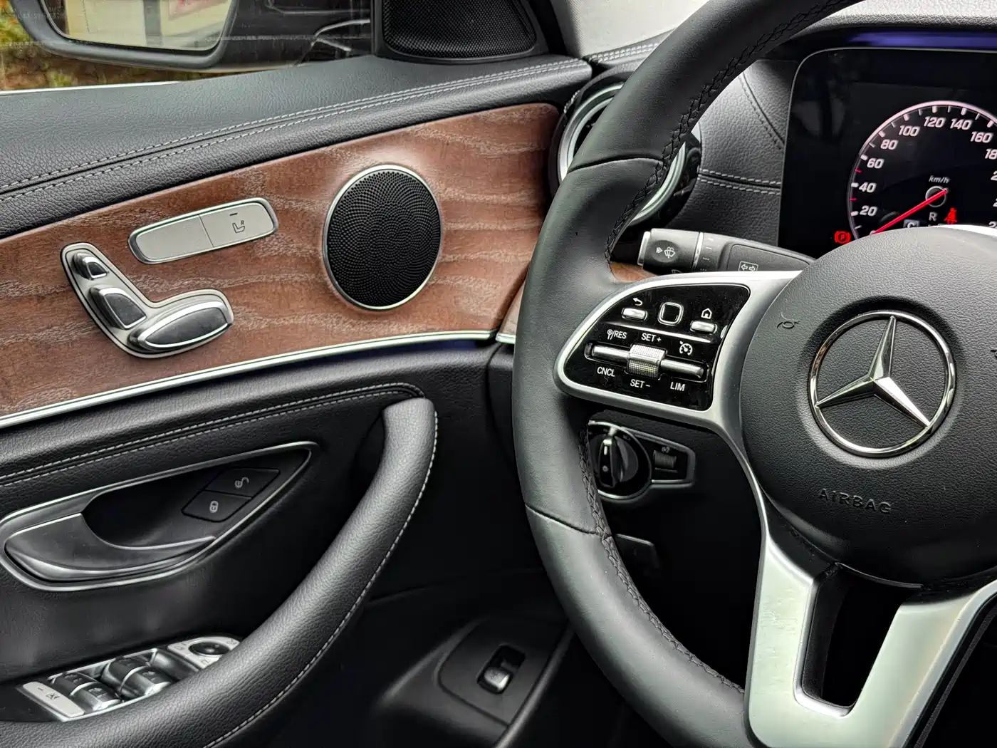 Mercedes-Benz E-Class 2019 E 260 L фото 16