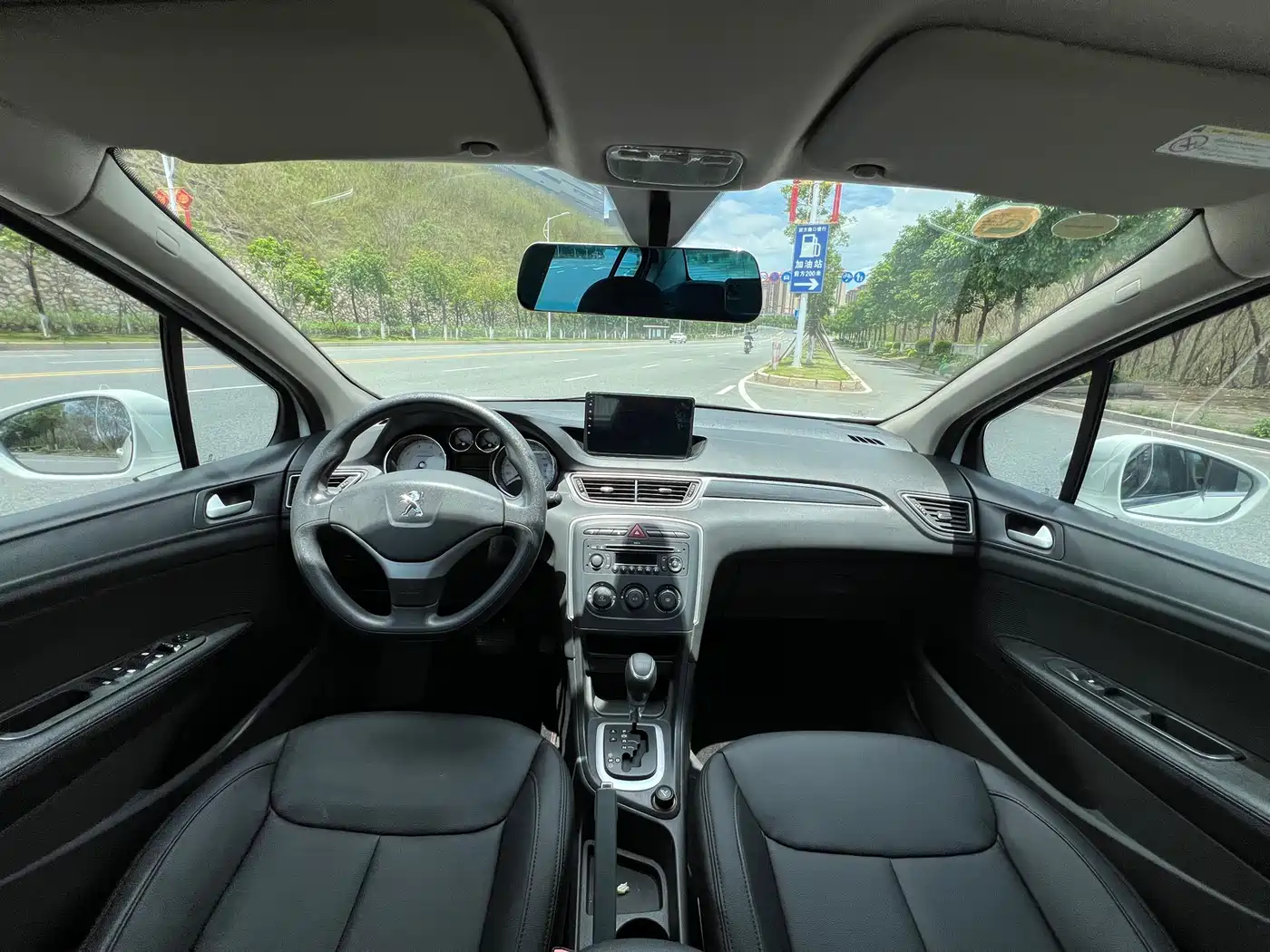 Peugeot 308 2013 Model 1.6L Automatic Trend Style фото 5