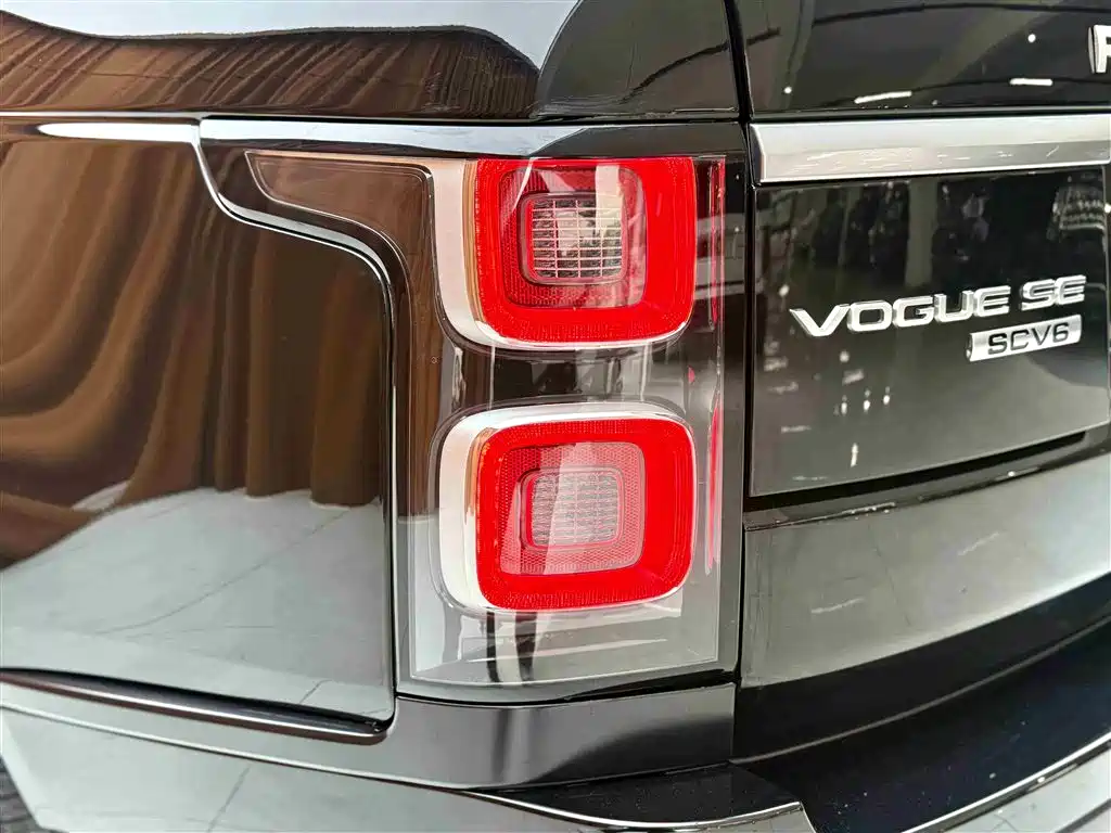 Land Rover Range Rover 2018 3.0 SC V6 Vogue SE Genesis Extended Edition фото 23