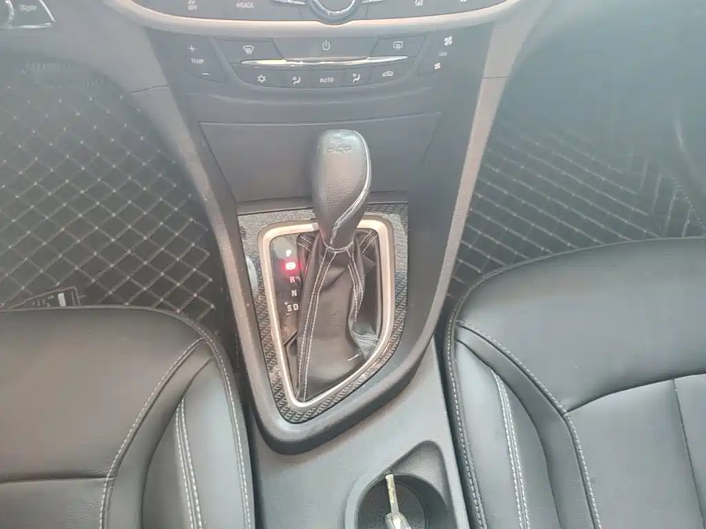 Фото 14 - Buick Excelle