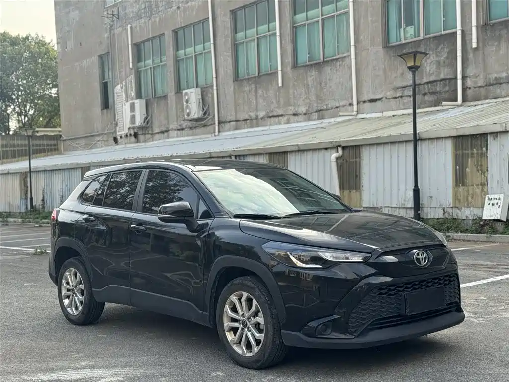Photo 3 - Toyota Frontlander