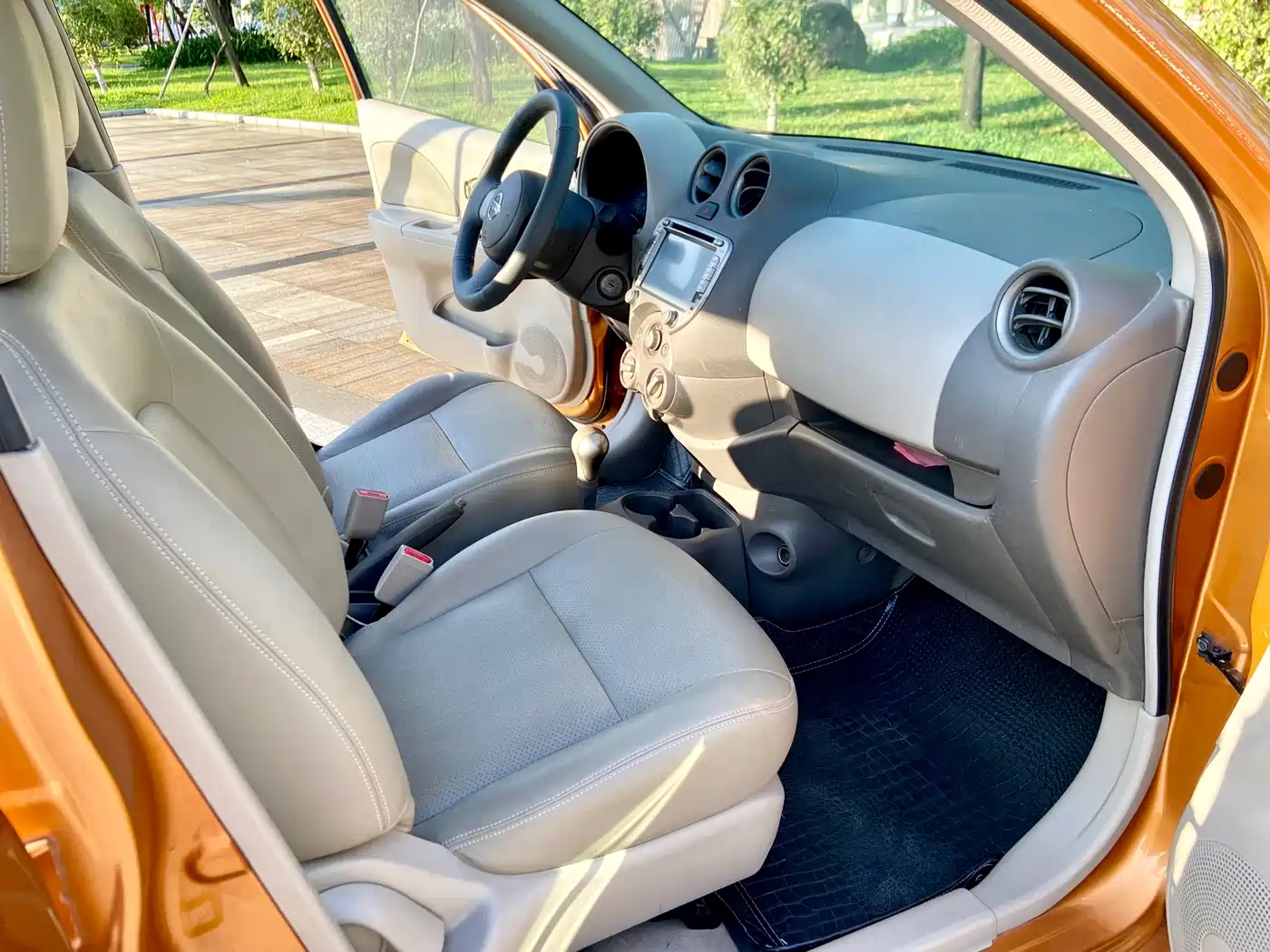 Nissan March 2011 2010 1.5L Automatic Easy Shine Edition