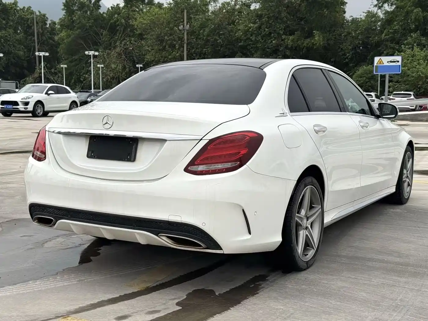 Photo 6 - Mercedes-Benz C-Class