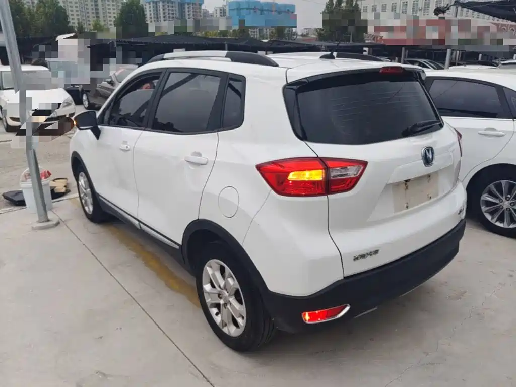 Фото 5 - Changan CS15