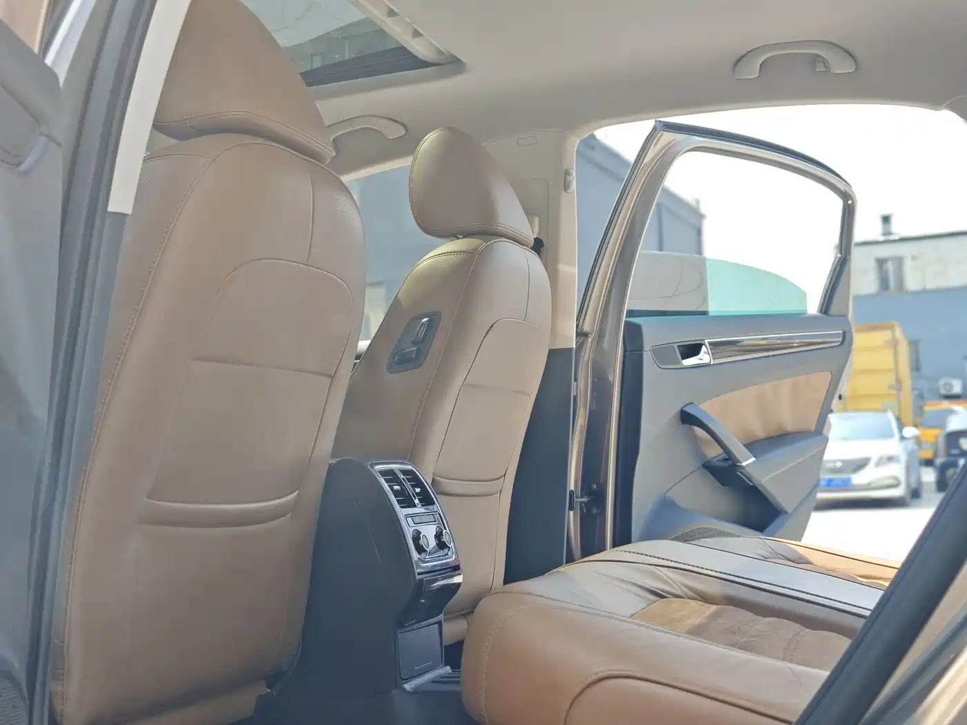 Volkswagen Passat 2014 2.0TSI DSG Ultimate Edition фото 13