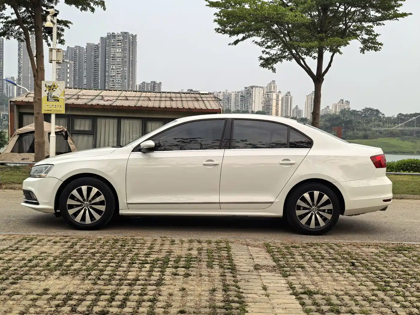 Volkswagen Sagitar 2017 230TSI Automatic Comfort фото 3
