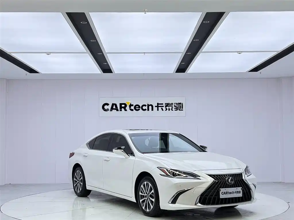 Lexus ES 2022 200 Excellence Edition фото 7