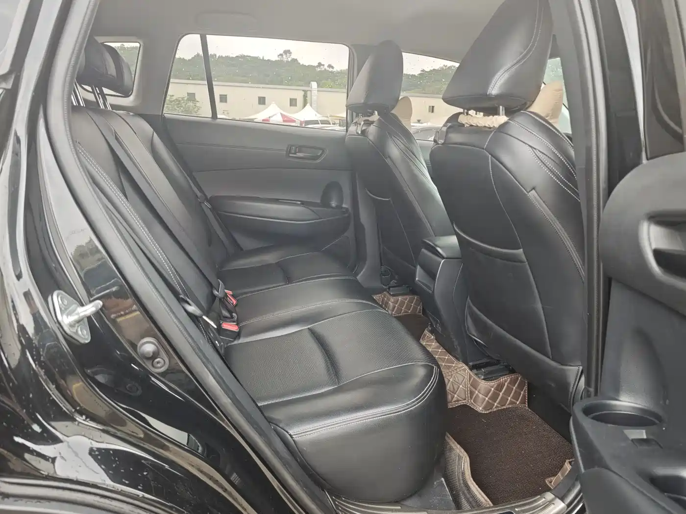 Toyota Frontlander 2023 2.0L CVT Elite Edition фото 13