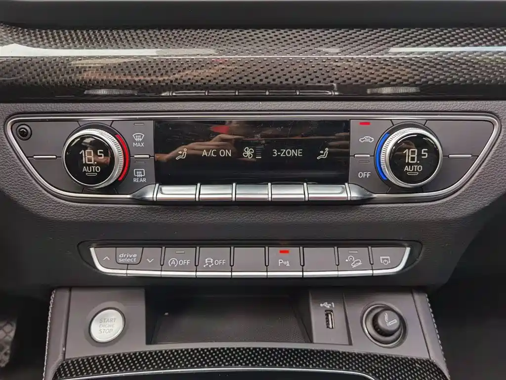 Audi Q5L Sportback 2021 40 TFSI Luxury фото 17
