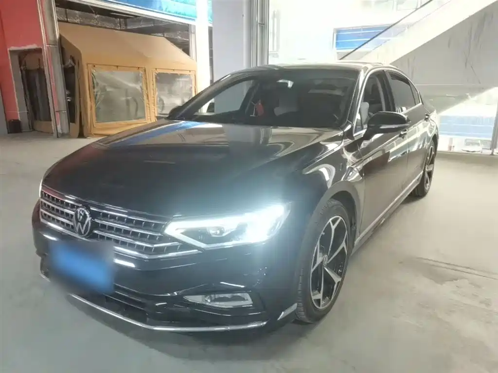 Volkswagen Magotan 2023 Model 2 Million Commemorative Edition 330TSI DSG Luxury фото 2