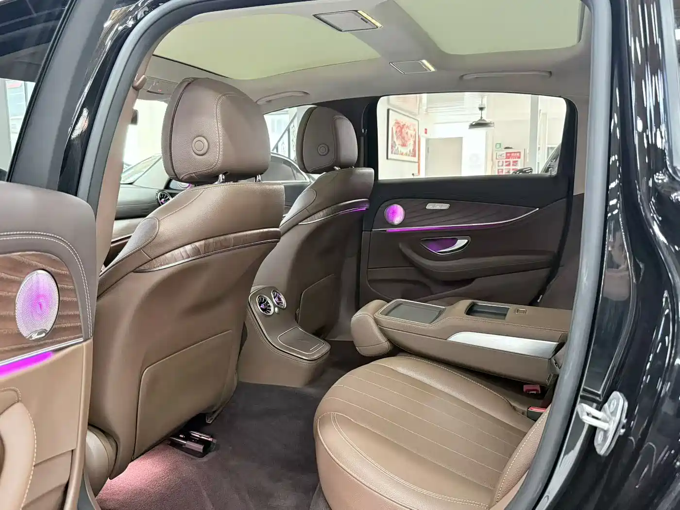 Mercedes-Benz E-Class 2023 E 260 L фото 5