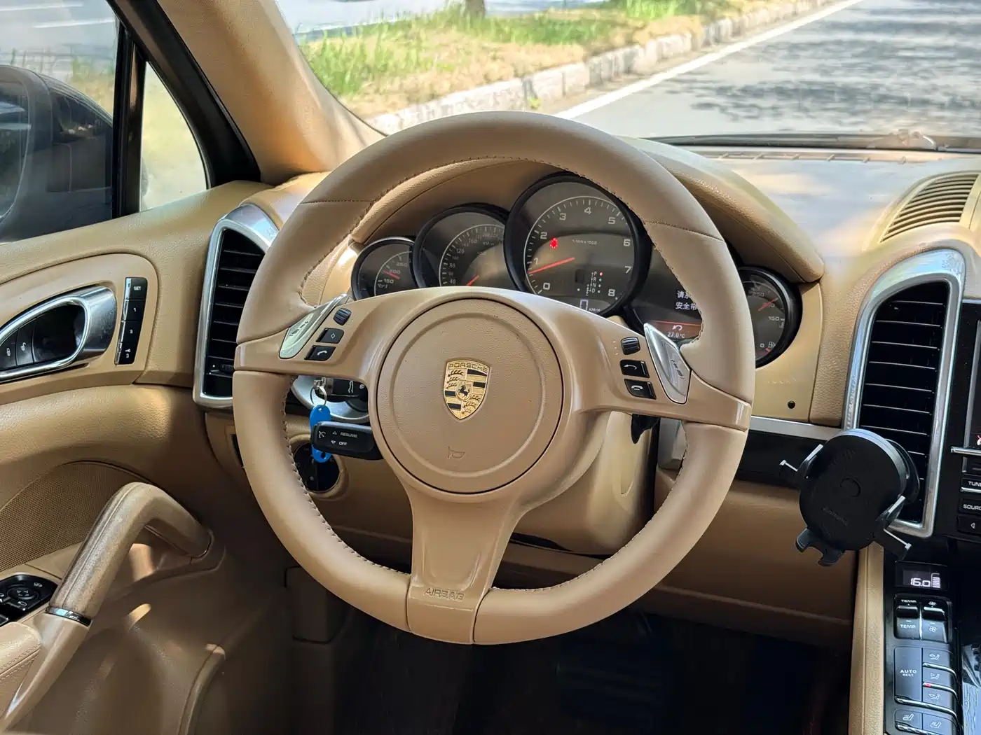 Porsche Cayenne фото 8