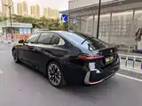 صورة 10 - BMW 5 Series