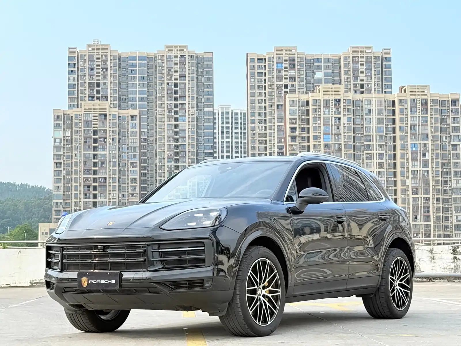 Photo 1 - Porsche Cayenne