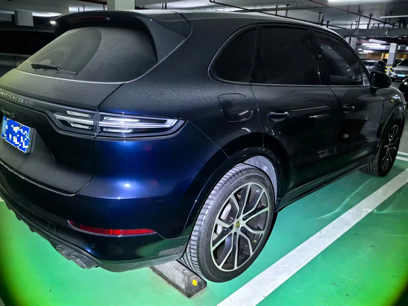 Photo 4 - Porsche Cayenne