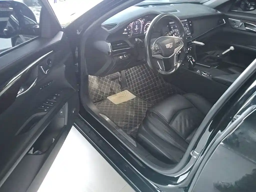 Фото 16 - Cadillac CT6