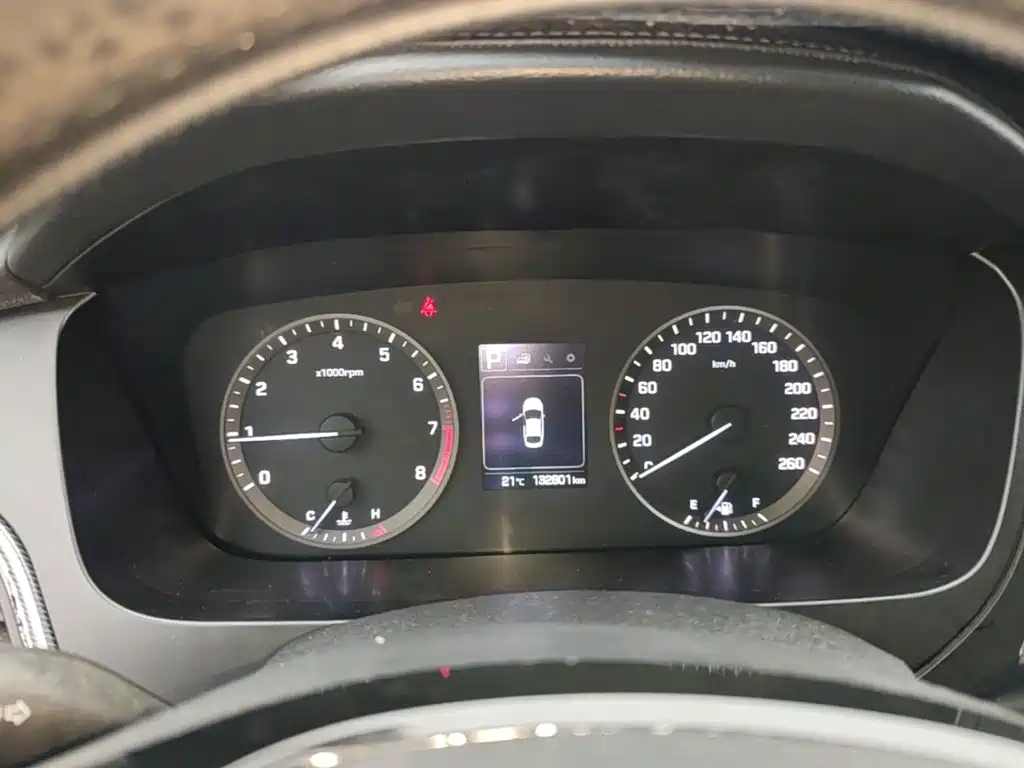 صورة 12 - Hyundai Sonata
