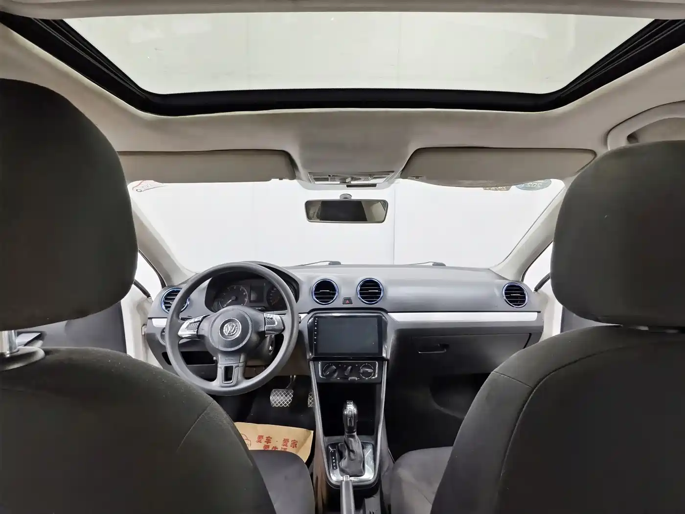 Volkswagen Jetta 2015 1.6L Auto Comfort фото 10