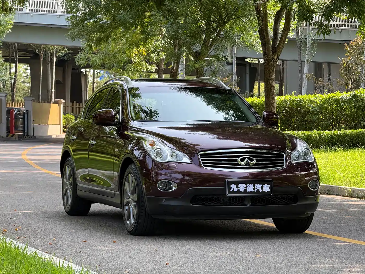 Infiniti QX50 (Import) 2014 2013 2.5L 2WD Prestige