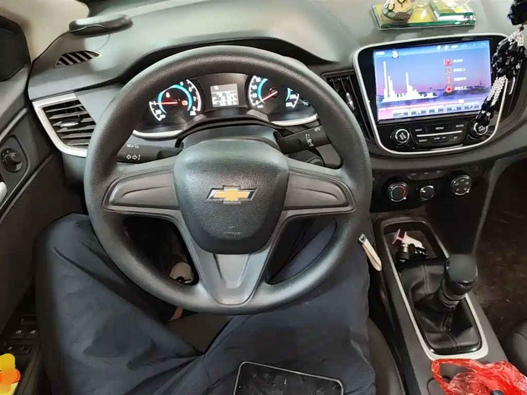 Chevrolet Cavalier 2016 1.5L Manual Enjoyment Edition фото 10