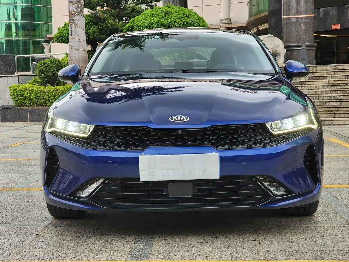 Photo 2 - Kia K5
