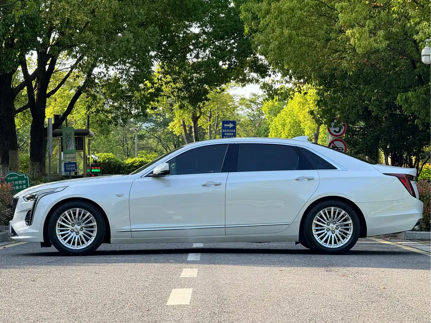 Cadillac CT6 2019 28T Luxury Model фото 16