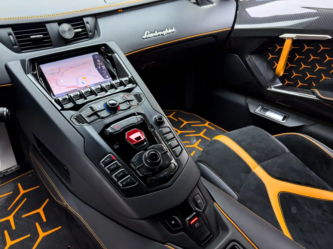 Lamborghini Aventador 2011 LP 700-4 фото 28