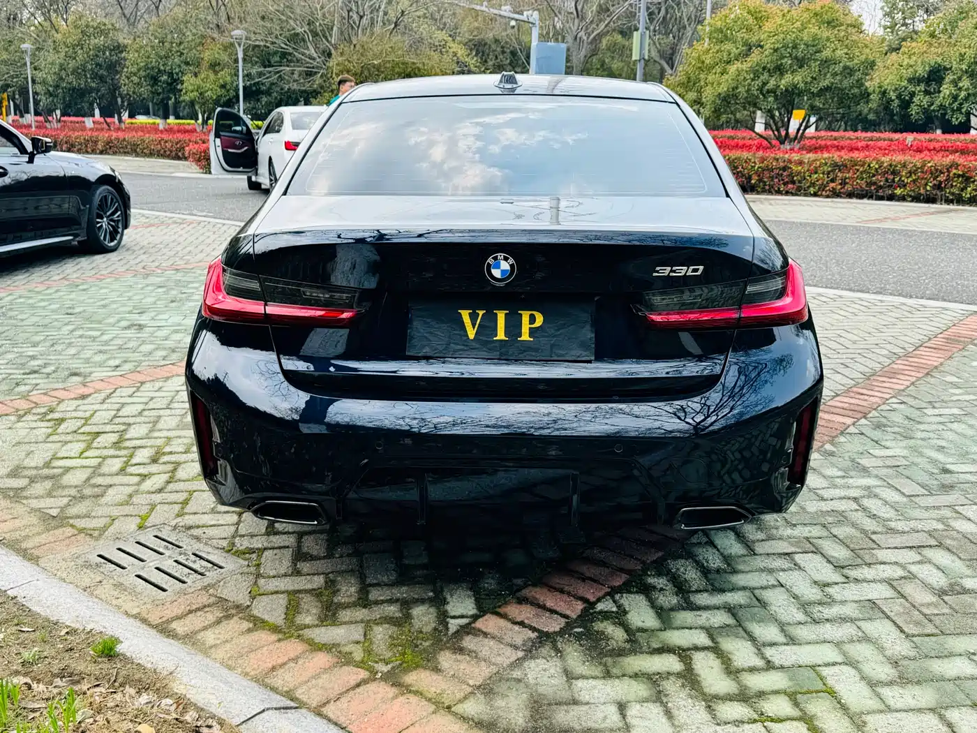 BMW 3 Series 2025 330Li M Sport Night Edition фото 6