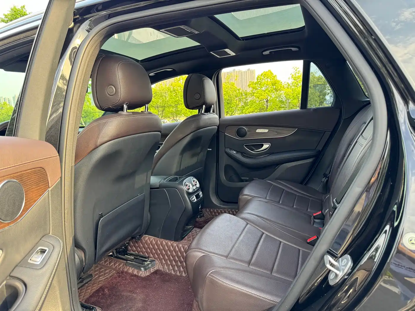 Mercedes-Benz GLC 2021 GLC 260 L 4MATIC Sporty фото 12