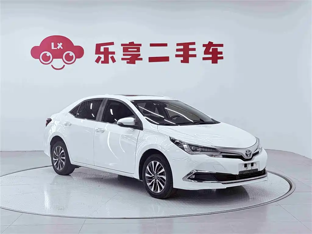 Toyota Corolla 2017 Facelift Hybrid 1.8L E-CVT Leading Edition фото 7