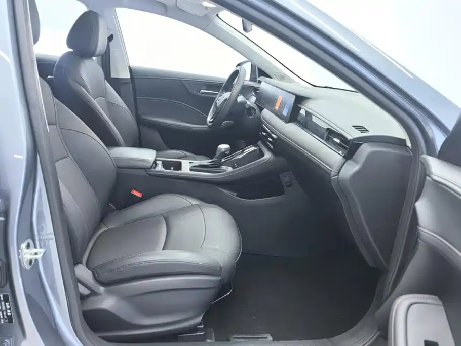 Roewe i5 2025 2023 1.5L CVT Luxury Edition