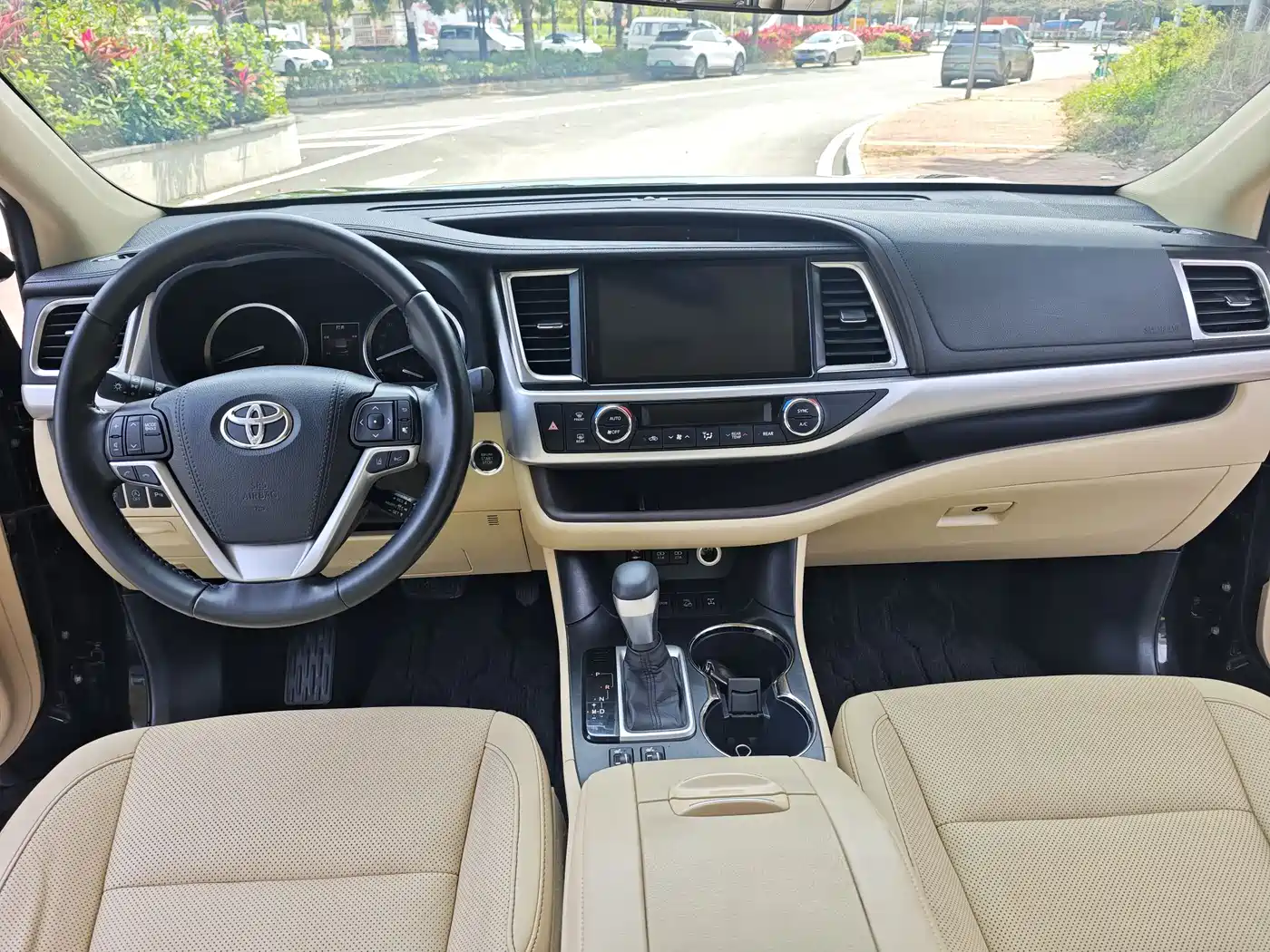 TOYOTA HIGHLANDER