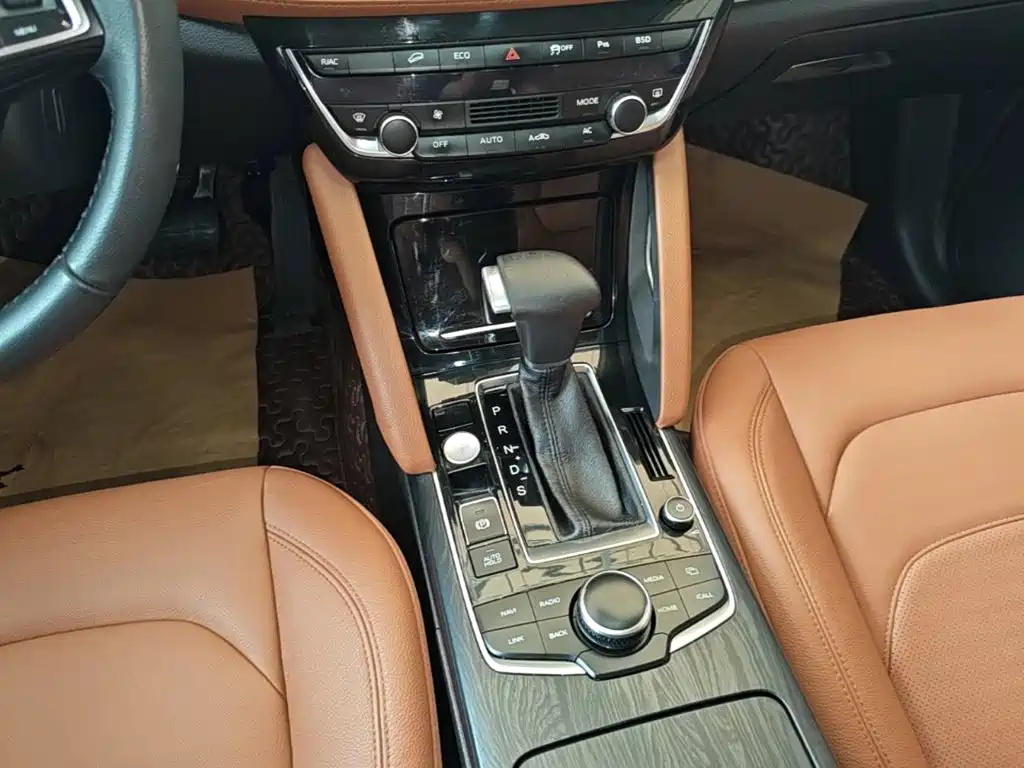 Borgward BX7 2017 2016 28T 4WD Luxury 7-seater
