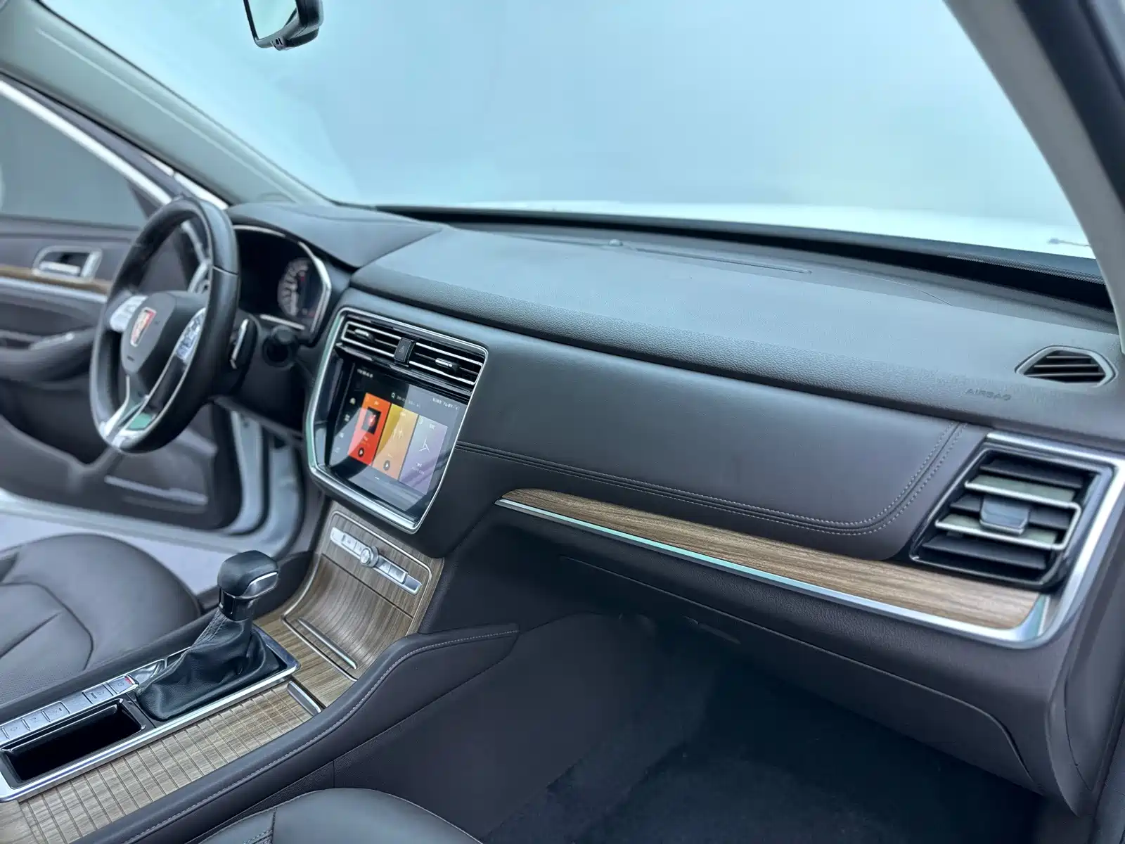 Фото 20 - Roewe RX8