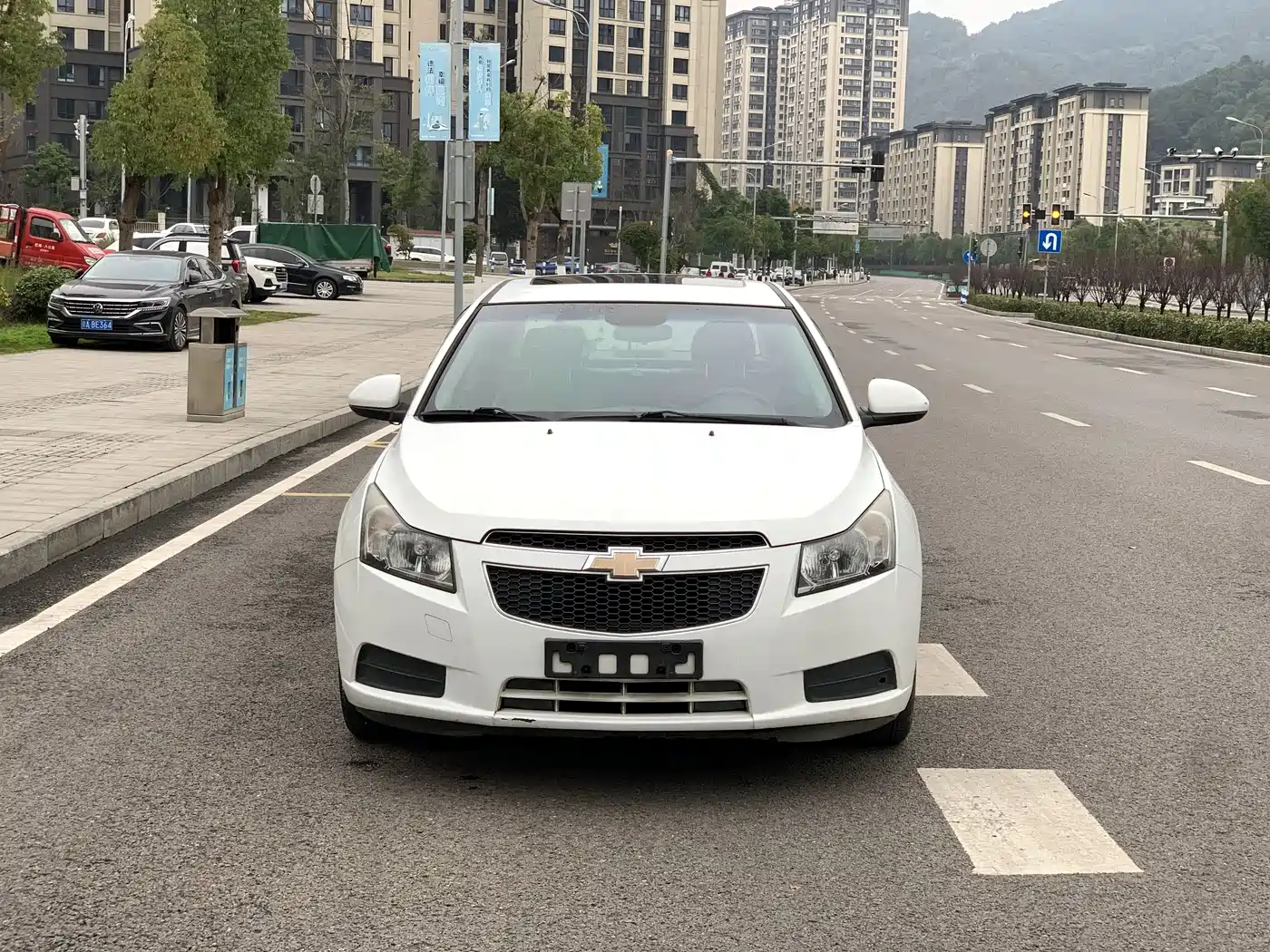 Chevrolet Cruze 2013 1.6L SL Sunroof MT фото 8