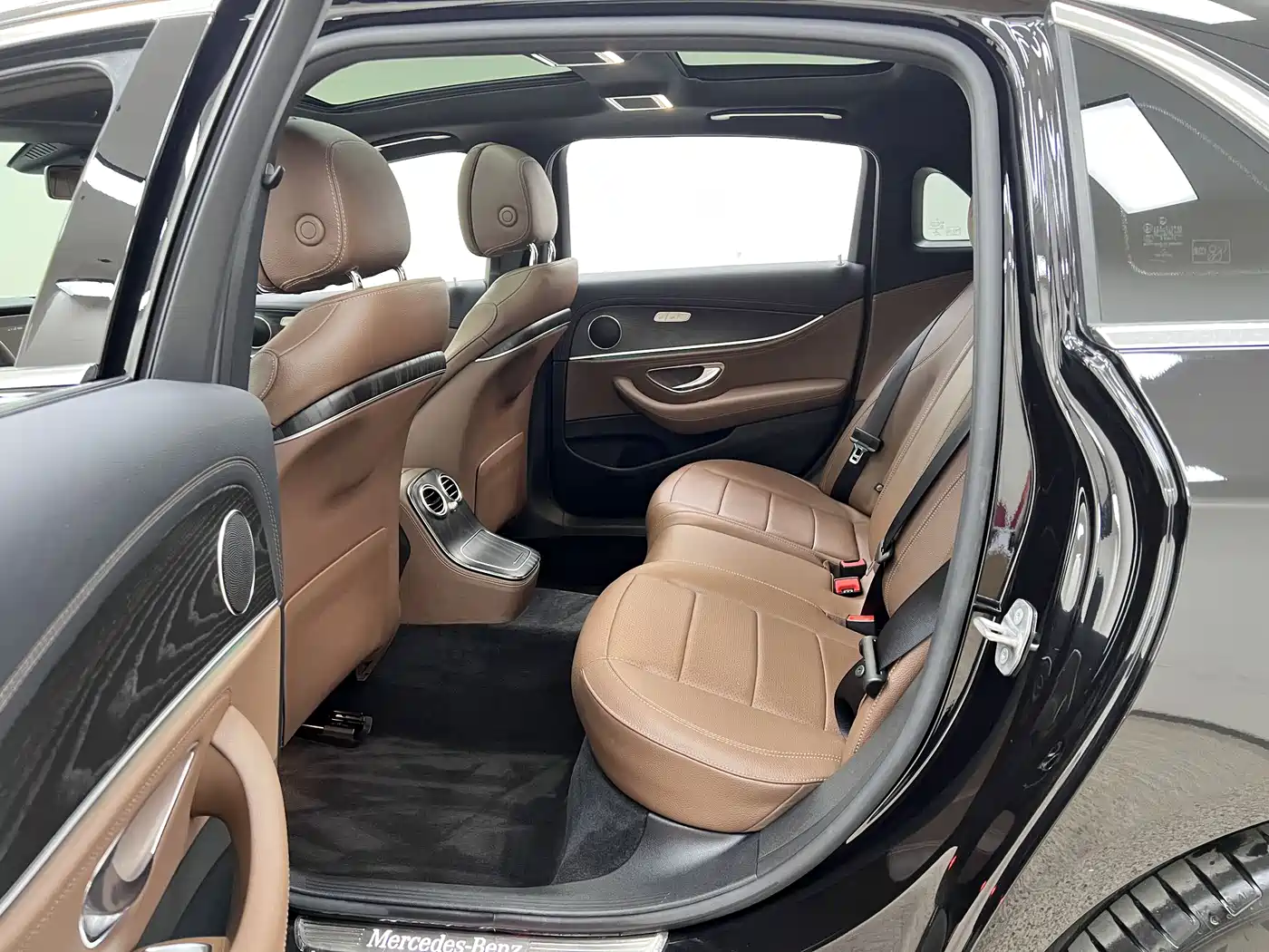 Mercedes-Benz E-Class 2021 E 300 L Sport Fashion фото 34