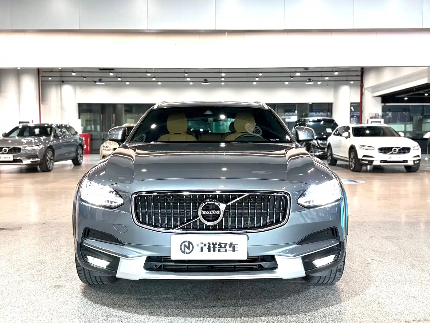 Volvo V90 2019 2019 Cross Country T5 AWD Intelligent Distance China VI