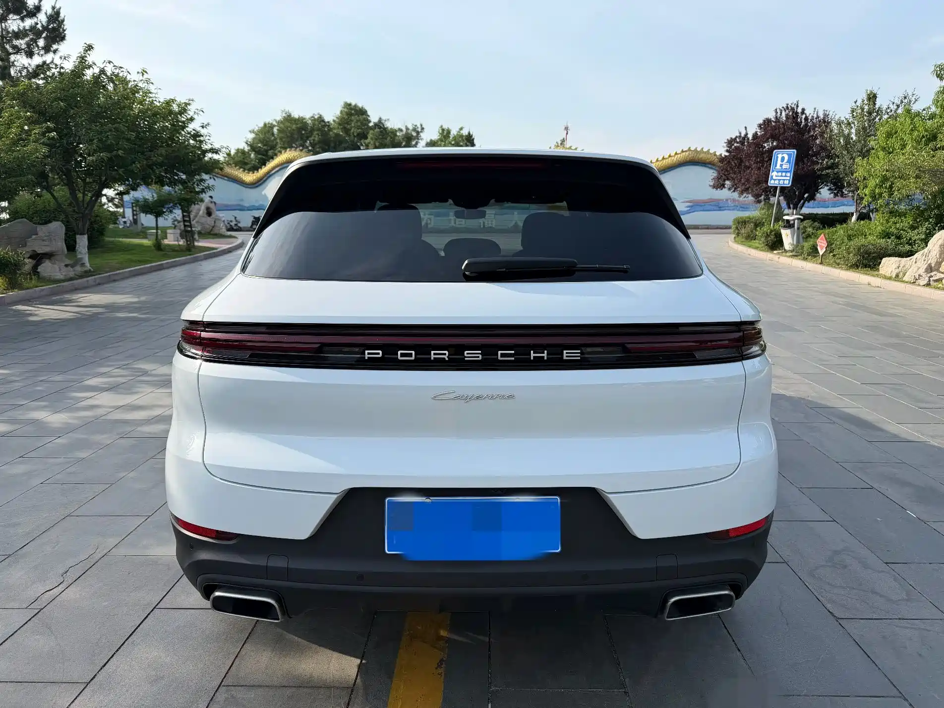 Photo 5 - Porsche Cayenne