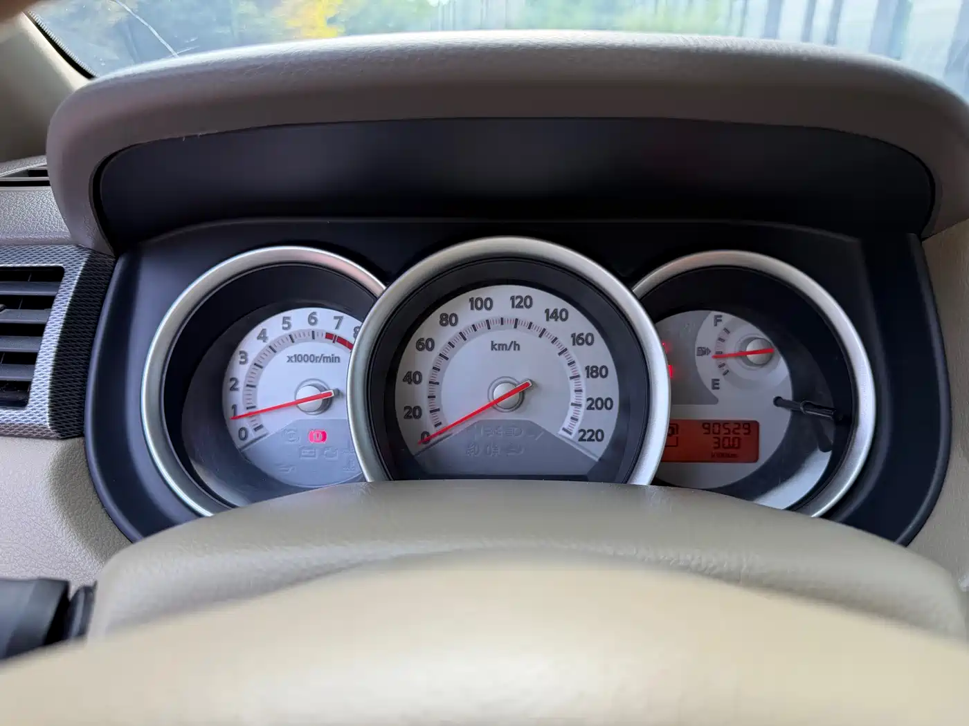 Photo 20 - Nissan Tiida